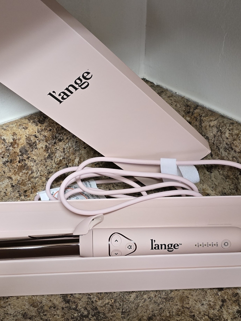 Brand New.Lange Pink Hair 25mm hot iron  with Matching Travel Case